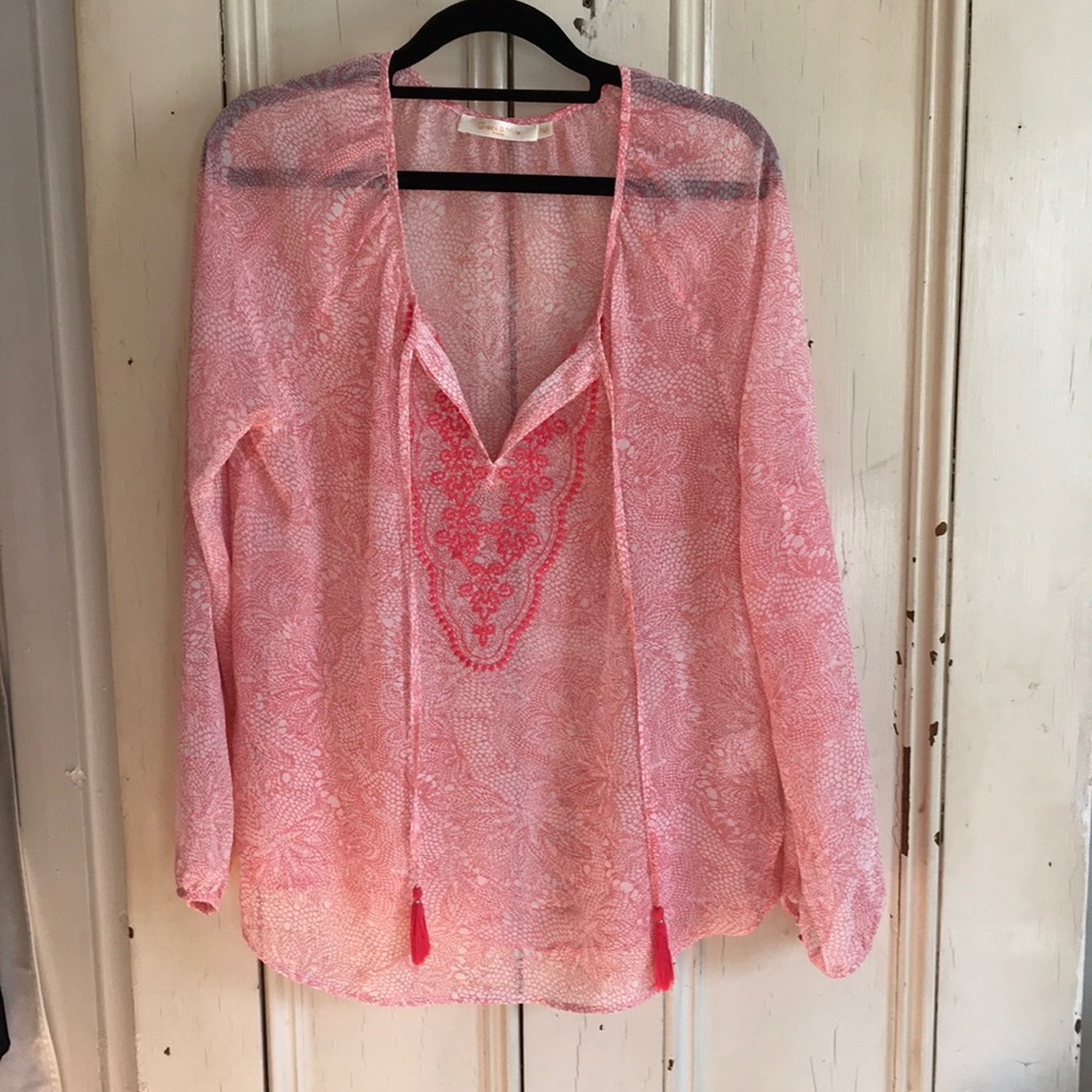 Pink floaty Grace & Mila top